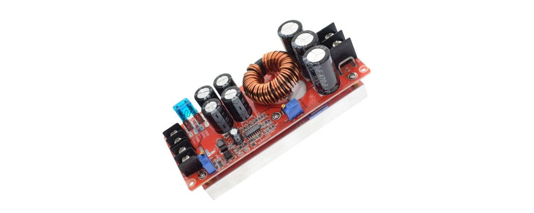 Eleva y Estabiliza el Voltaje de Entrada